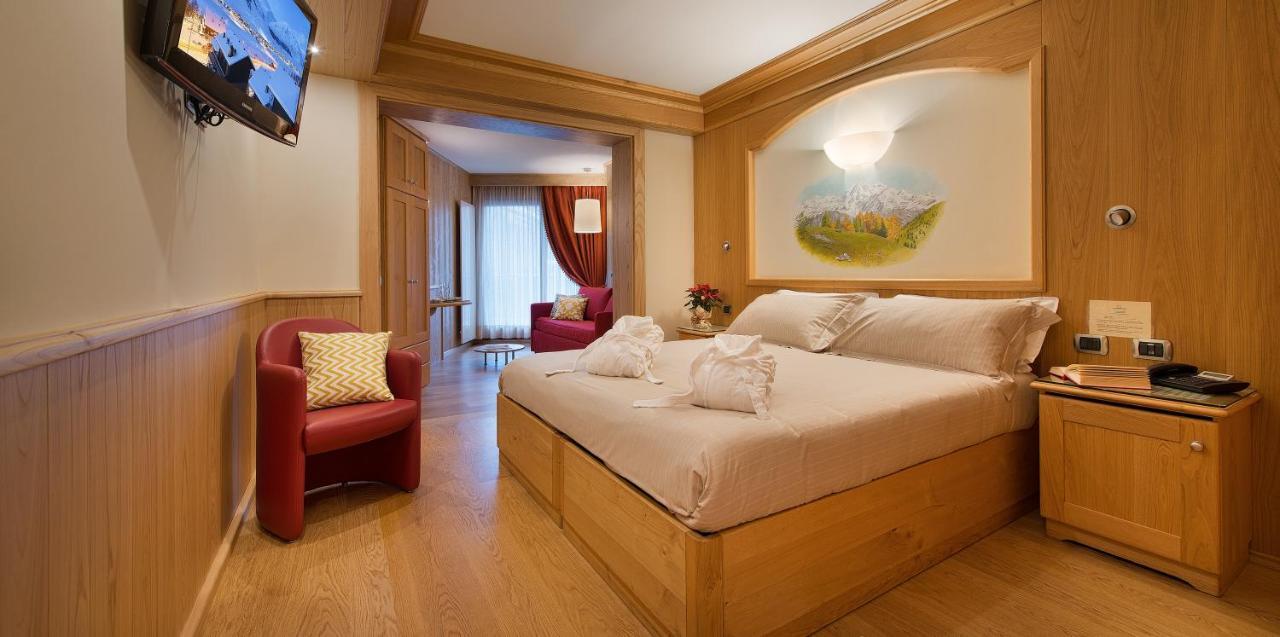 Hotel Baita Montana Livigno Exteriör bild