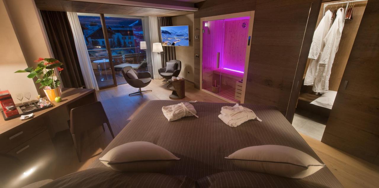 Hotel Baita Montana Livigno Exteriör bild