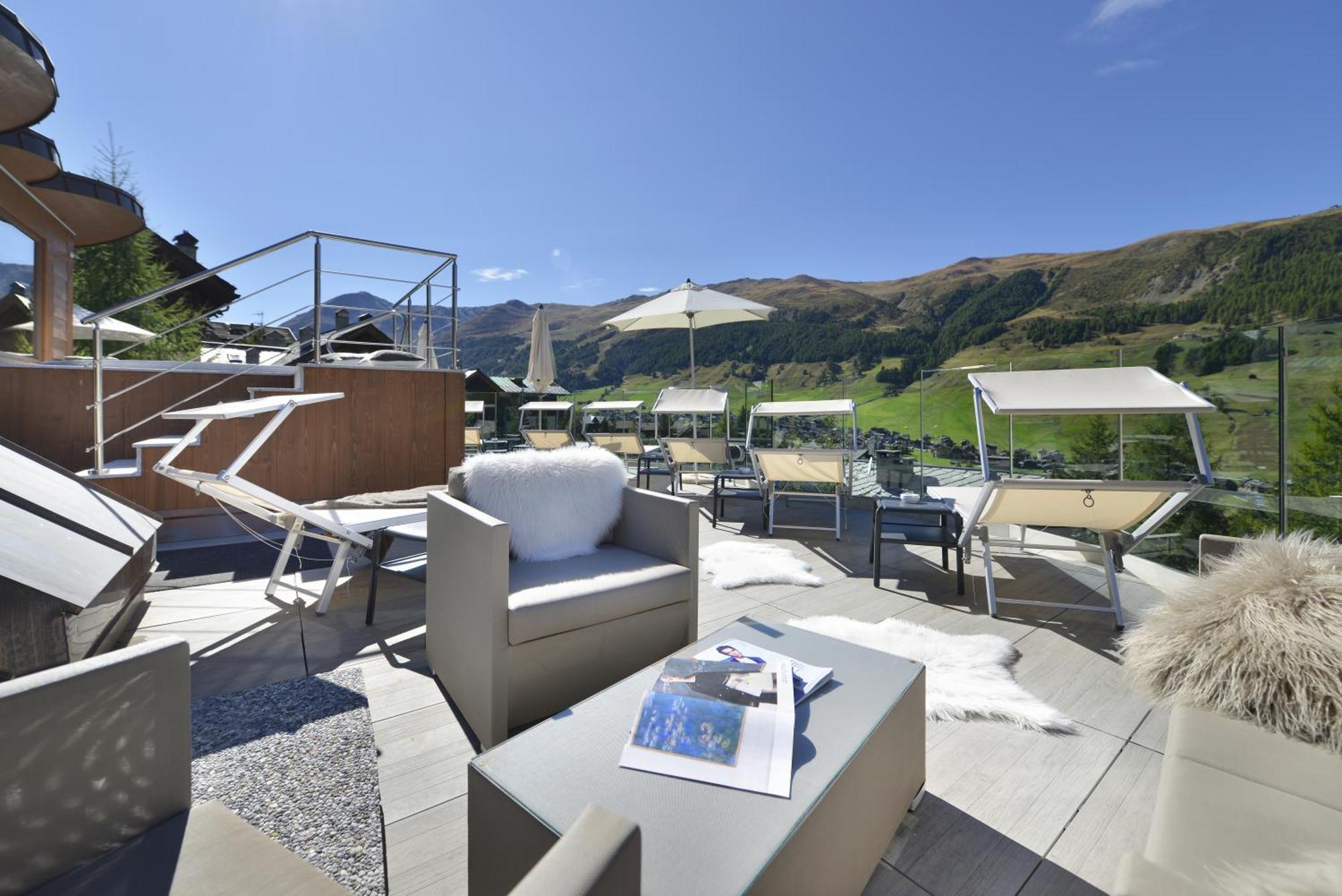 Hotel Baita Montana Livigno Exteriör bild