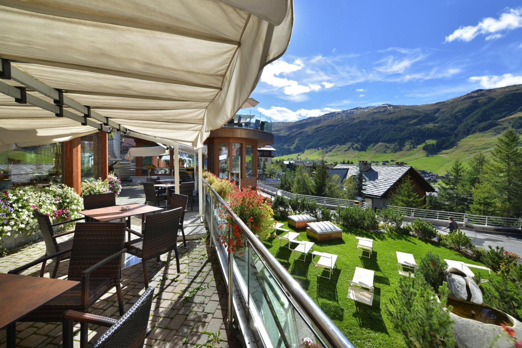 Hotel Baita Montana Livigno Exteriör bild