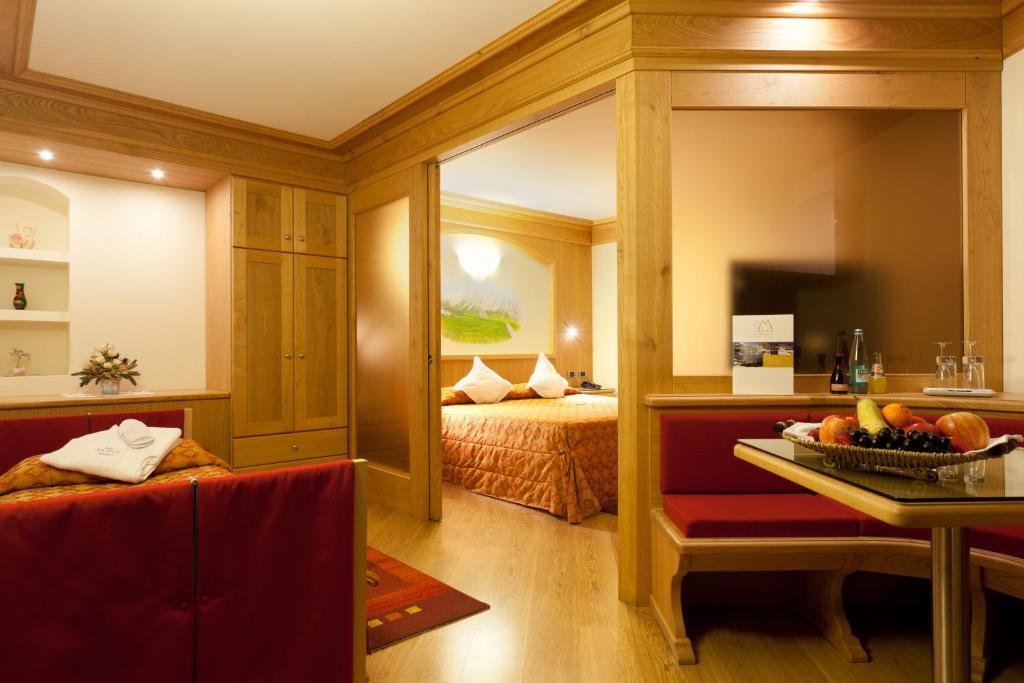 Hotel Baita Montana Livigno Rum bild