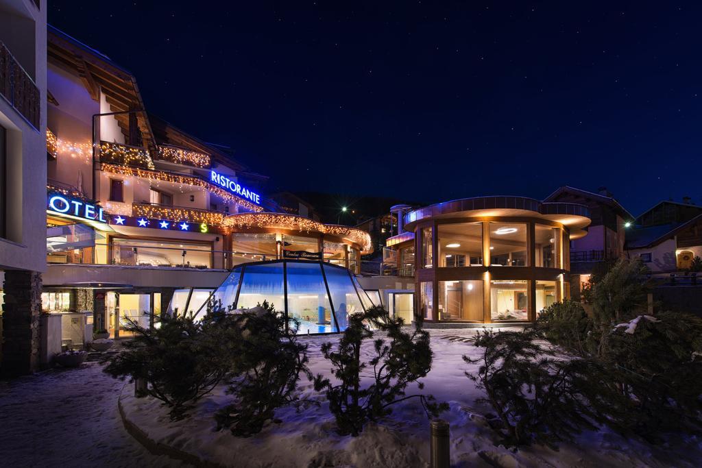 Hotel Baita Montana Livigno Exteriör bild