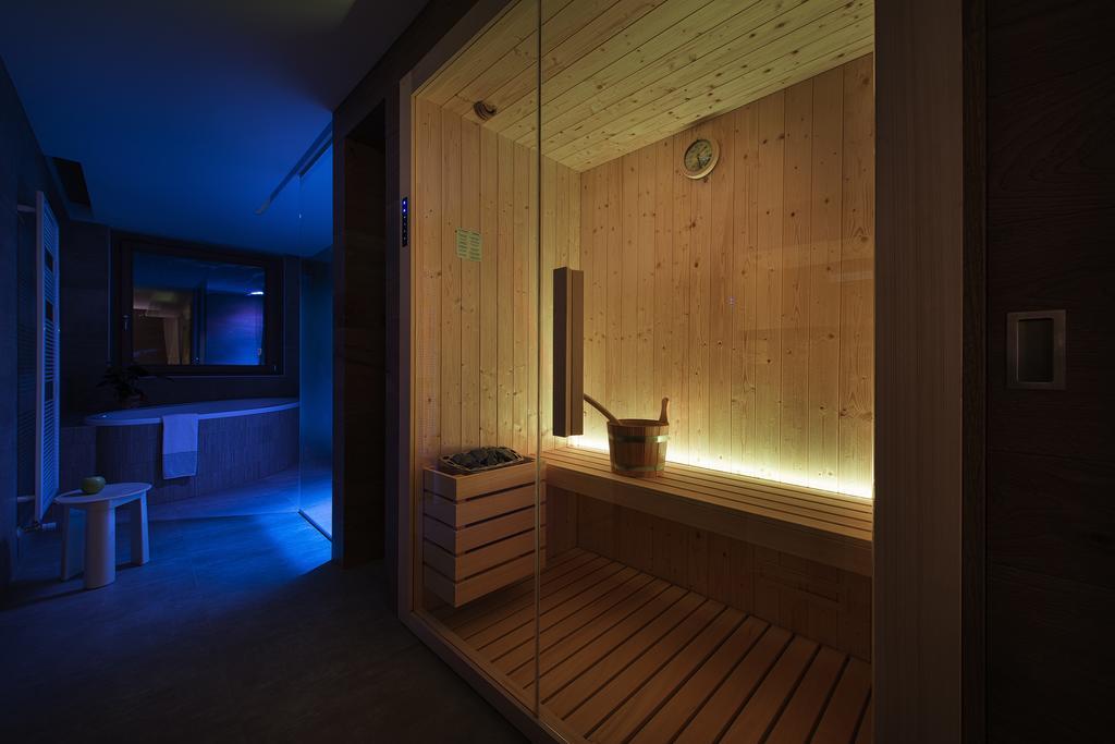 Hotel Baita Montana Livigno Exteriör bild