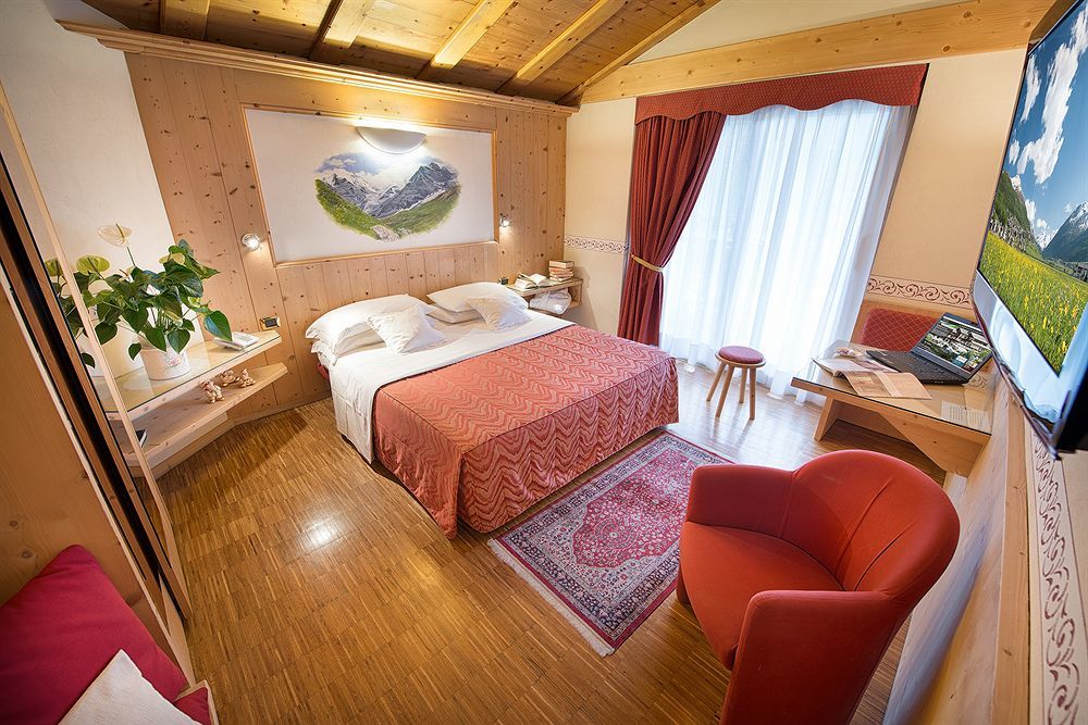 Hotel Baita Montana Livigno Exteriör bild
