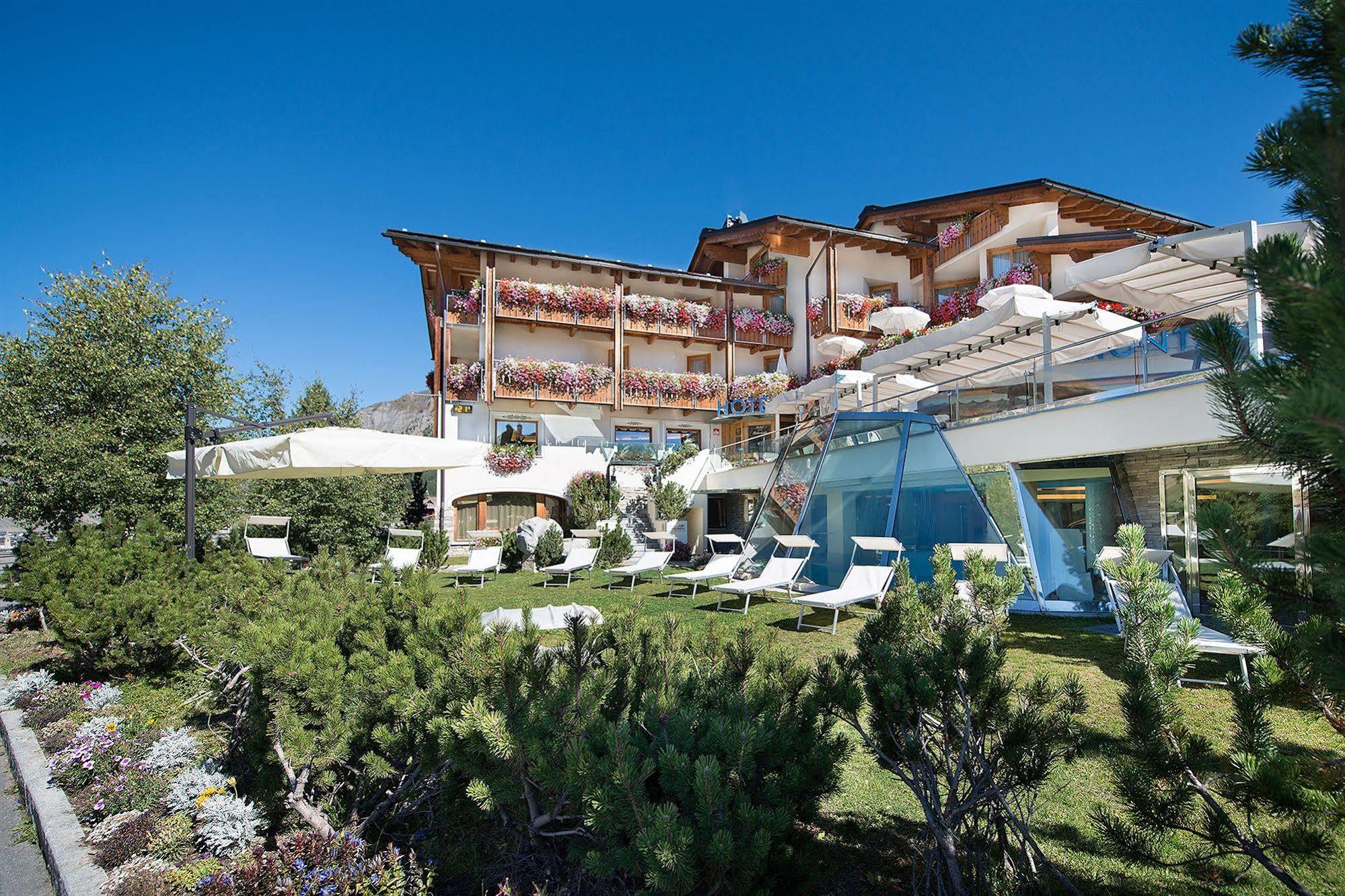Hotel Baita Montana Livigno Exteriör bild
