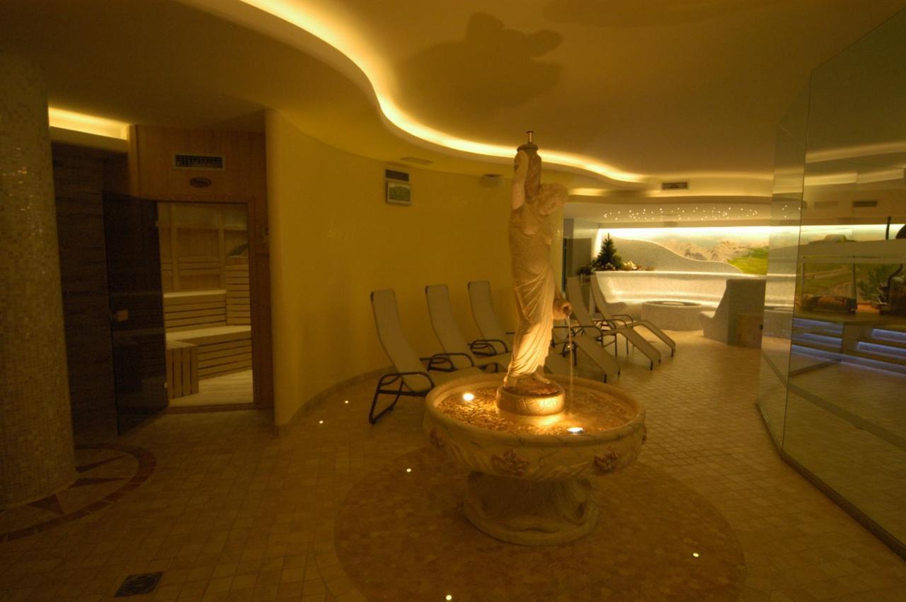 Hotel Baita Montana Livigno Exteriör bild