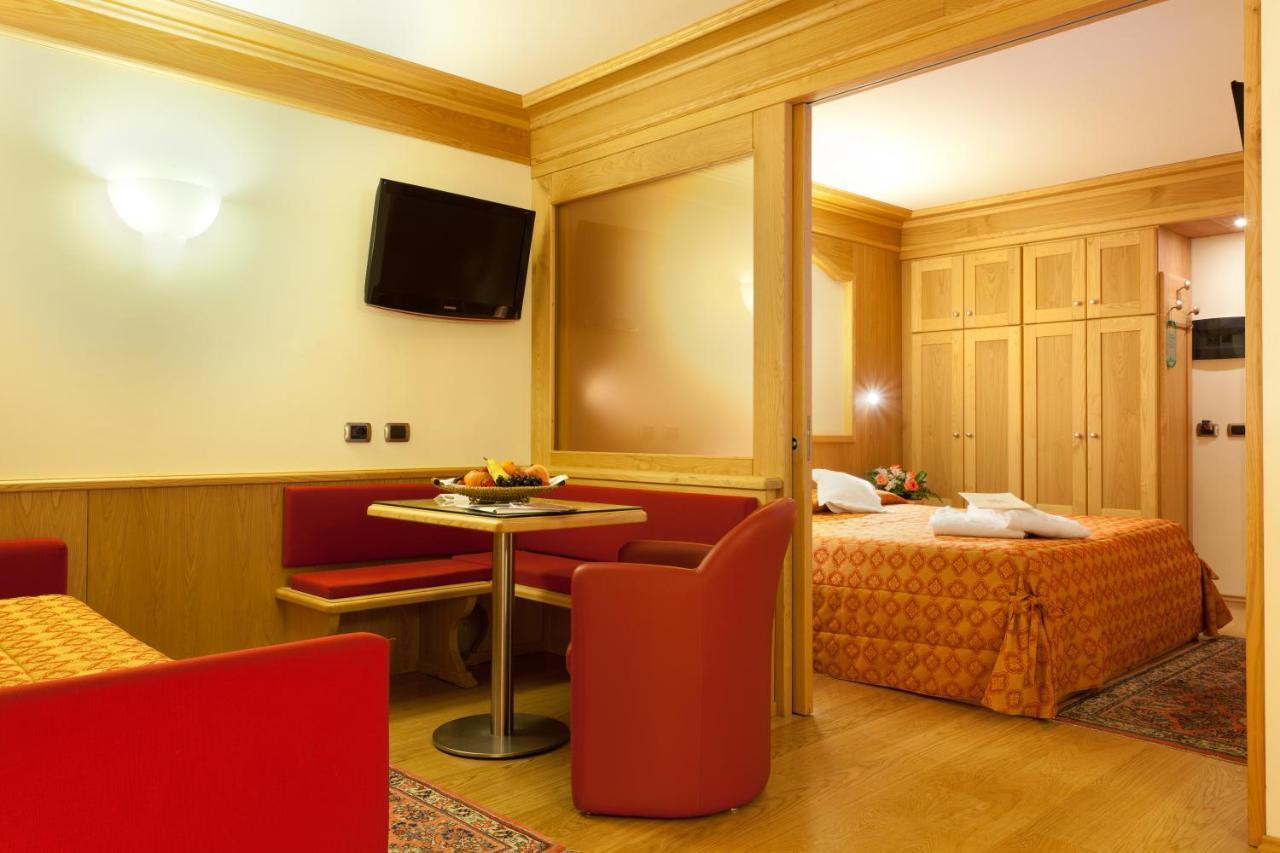Hotel Baita Montana Livigno Exteriör bild